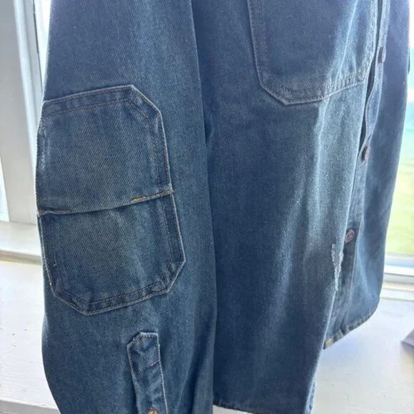Vintage Denim Button-Up Shirt With Pockets & Distressed Details For Casual Wear - Picture 3 of 7
